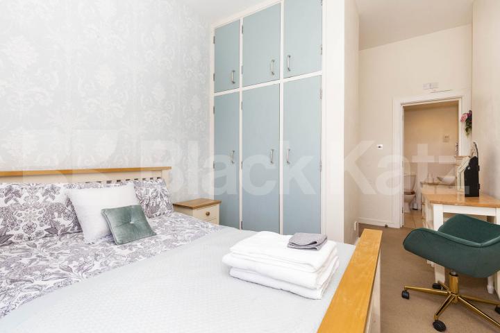 Super spacious two bed two bath apartment by Camden High St & Tube  Pratt Street, Camden